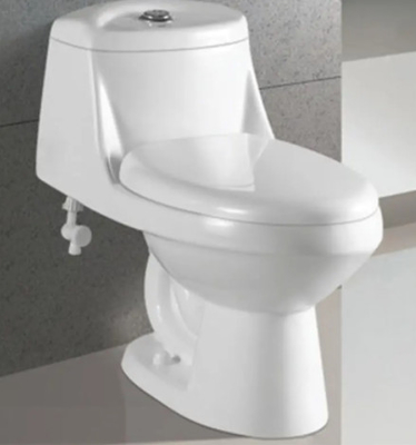 Siphonic vitrificado liso um mercadoria sanitário cerâmico do toalete de nivelamento de Siphonic do toalete da parte